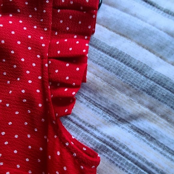 Red - Picture 4 of 7